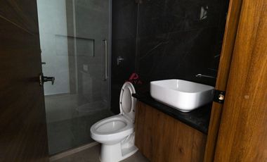 CASA NUEVA EN VENTA EN BOSQUES VALLARTA, ZONA REAL