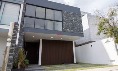 Casa  en Venta  Bosques Vallarta, Zapopan, Jal