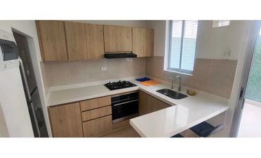 Hermosa casa de 102 M2 en 389 mill en La Mesa Cund, en conjunto