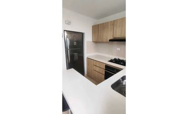 Hermosa casa de 102 M2 en 389 mill en La Mesa Cund, en conjunto