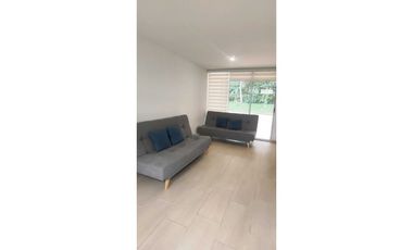 Hermosa casa de 102 M2 en 389 mill en La Mesa Cund, en conjunto