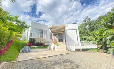 VENDO HERMOSA CASA EN PARCELACIÓN LAS JUANAS - IBAGUÉ 1600mts