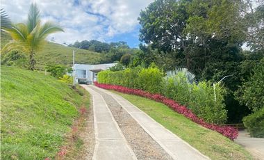 VENDO HERMOSA CASA EN PARCELACIÓN LAS JUANAS - IBAGUÉ 1600mts