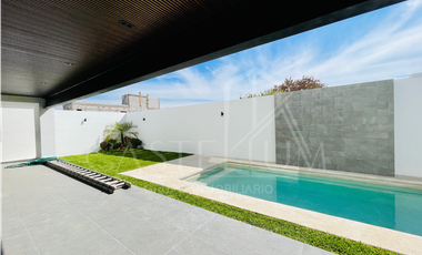 Casa con alberca en venta en Jiutepec, Morelos