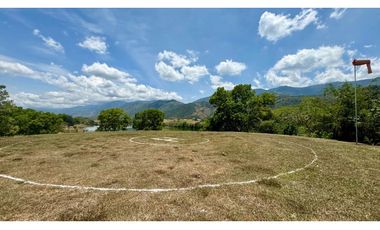 Lote en venta en condominio campestre Lagos de Maracaibo Palmira Valle