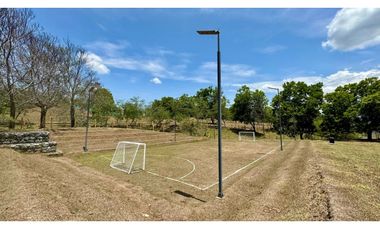 Lote en venta en condominio campestre Lagos de Maracaibo Palmira Valle