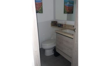 VENTA MODERNO Y AMPLIO APARTAMENTO AMOBLADO ACABADOS DE LUJO LAURELES