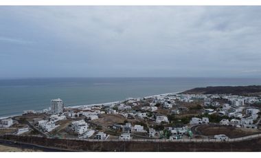 En venta terreno vista al mar  ideal para proyecto inmobiliario.