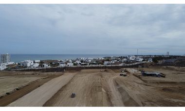 En venta terreno vista al mar  ideal para proyecto inmobiliario.