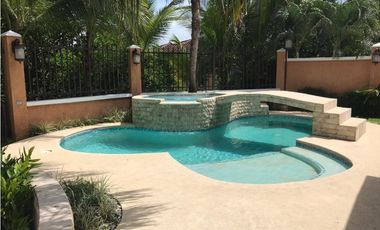 VENTA DE CASA EN CLAYTON VILLAGE yl