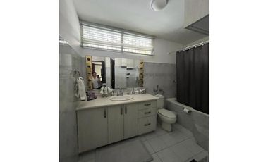 SE VENDE CASA EN EL CANGREJO DUPLEX