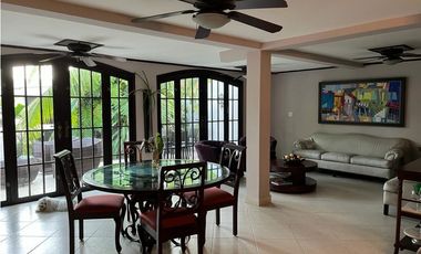 SE VENDE CASA EN EL CANGREJO DUPLEX