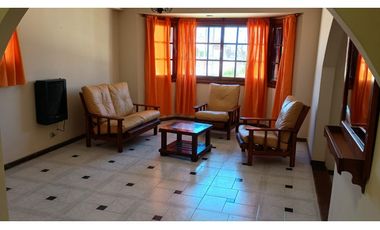 CHALET EN ALQUILER TEMPORARIO A 1 CUADRA DEL MAR PARA 5 PERSONAS