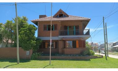CHALET EN ALQUILER TEMPORARIO A 1 CUADRA DEL MAR PARA 5 PERSONAS