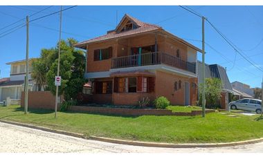 CHALET EN ALQUILER TEMPORARIO A 1 CUADRA DEL MAR PARA 5 PERSONAS