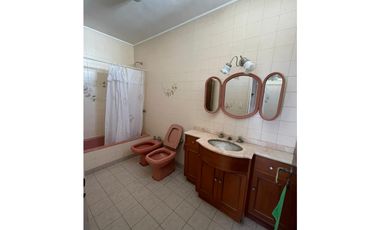 Chalet céntrico en venta en Brandsen