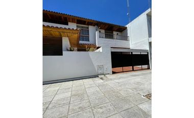 Chalet céntrico en venta en Brandsen