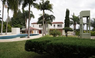 Venta Casa 3 Dormitorios Patio Quincho Piscina