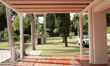 Venta Casa 3 Dormitorios Patio Quincho Piscina