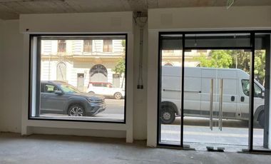 ARRIENDO Local Comercial 30,70  m2 + Subt. 34,82 m2, Metro ULA