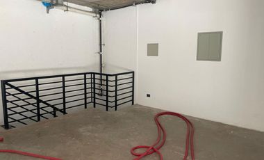 ARRIENDO Local Comercial 30,70  m2 + Subt. 34,82 m2, Metro ULA