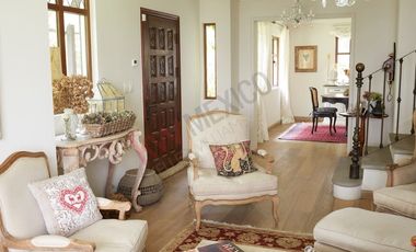 Se VENDE CASA estilo TUDOR en Bosques de las Lomas , Paseo de los Ahuehuetes, CDMX Miguel Hidalgo.