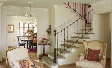 Se VENDE CASA estilo TUDOR en Bosques de las Lomas , Paseo de los Ahuehuetes, CDMX Miguel Hidalgo.