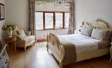 Se VENDE CASA estilo TUDOR en Bosques de las Lomas , Paseo de los Ahuehuetes, CDMX Miguel Hidalgo.