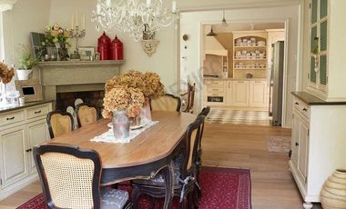 Se VENDE CASA estilo TUDOR en Bosques de las Lomas , Paseo de los Ahuehuetes, CDMX Miguel Hidalgo.