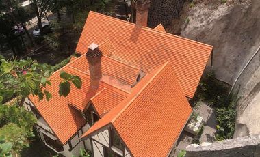 Se VENDE CASA estilo TUDOR en Bosques de las Lomas , Paseo de los Ahuehuetes, CDMX Miguel Hidalgo.