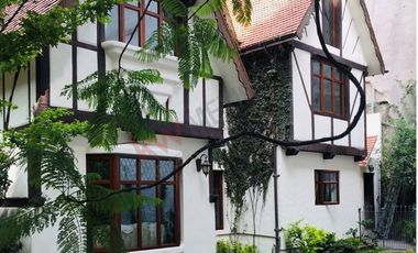 Se VENDE CASA estilo TUDOR en Bosques de las Lomas , Paseo de los Ahuehuetes, CDMX Miguel Hidalgo.