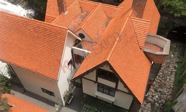 Se VENDE CASA estilo TUDOR en Bosques de las Lomas , Paseo de los Ahuehuetes, CDMX Miguel Hidalgo.