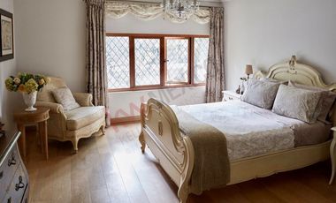 Se VENDE CASA estilo TUDOR en Bosques de las Lomas , Paseo de los Ahuehuetes, CDMX Miguel Hidalgo.