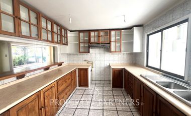 Gran Propiedad en excelente ubicación con uso comercial