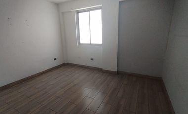 En Venta Exclusiva Casa de 3 Pisos en la Molina
