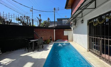 Casa en propiedad horizontal de 6 ambientes - 4 dormitorios - tres plantas