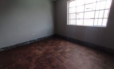 Amplia Casa de 2 pisos en Cercado de Lima