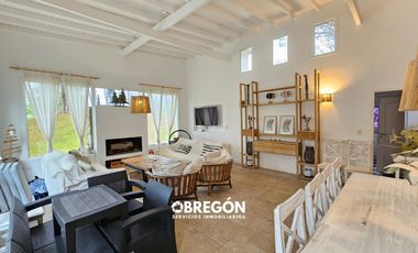 CASA EN VENTA EN BARRIO DEPORTIVA CON DOBLE TERRENO EN OPORTUNIDAD!