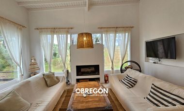 CASA EN VENTA EN BARRIO DEPORTIVA CON DOBLE TERRENO EN OPORTUNIDAD!
