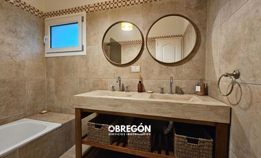 CASA EN VENTA EN BARRIO DEPORTIVA CON DOBLE TERRENO EN OPORTUNIDAD!