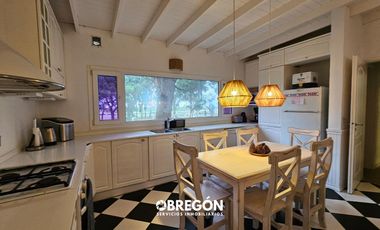 CASA EN VENTA EN BARRIO DEPORTIVA CON DOBLE TERRENO EN OPORTUNIDAD!