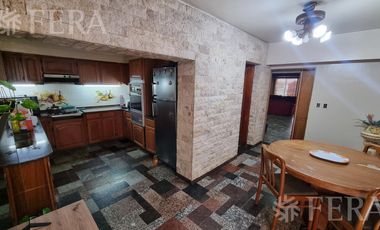Venta casa para dos familias en Villa Dominico (31959)
