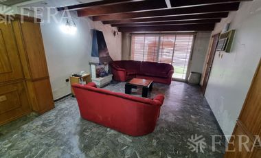 Venta casa para dos familias en Villa Dominico (31959)