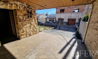 Venta casa para dos familias en Villa Dominico (31959)
