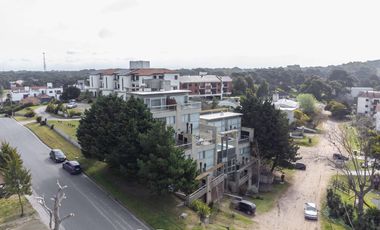 Venta - Departamento de 3  ambientes  en Pinamar - TERRAZA - COCHERA