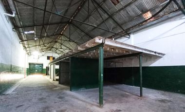 VENTA/PERMUTA- Galpón con oficinas y terreno. España y Hospitales, Rosario.