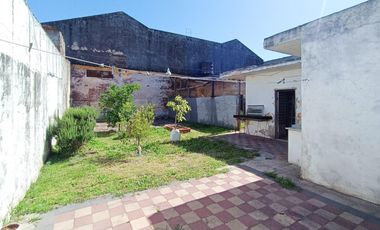 VENTA/PERMUTA- Galpón con oficinas y terreno. España y Hospitales, Rosario.