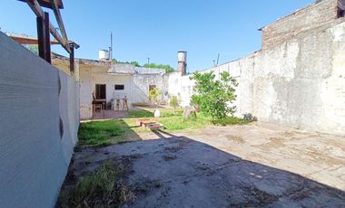 VENTA/PERMUTA- Galpón con oficinas y terreno. España y Hospitales, Rosario.