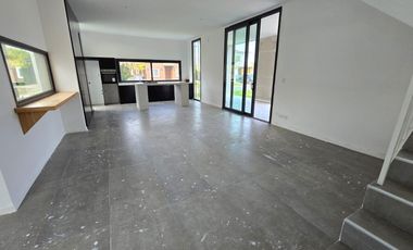 CASA DE 5 AMBIENTES A ESTRENAR CON JARDIN Y PILETA EN BARRIO ARAUCARIAS, PUERTOS DEL LAGO, ESCOBAR. ALQUILER