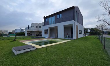 CASA DE 5 AMBIENTES A ESTRENAR CON JARDIN Y PILETA EN BARRIO ARAUCARIAS, PUERTOS DEL LAGO, ESCOBAR. ALQUILER